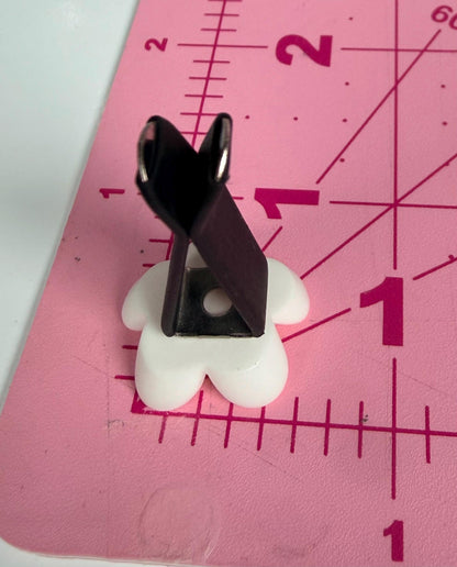Daisy Car Vent Clips